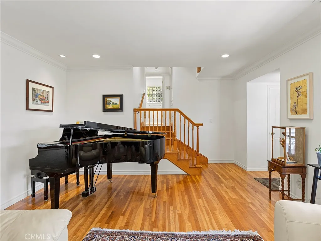 Additional image 20 of 1012 N Sunset Canyon Drive, Burbank, CA 91504