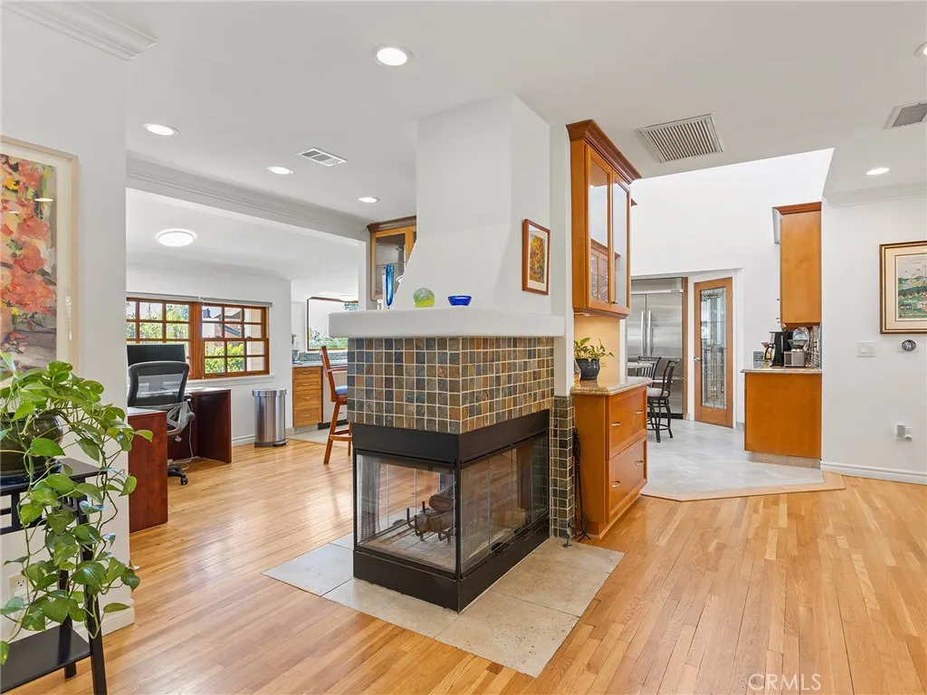 Additional image 25 of 1012 N Sunset Canyon Drive, Burbank, CA 91504