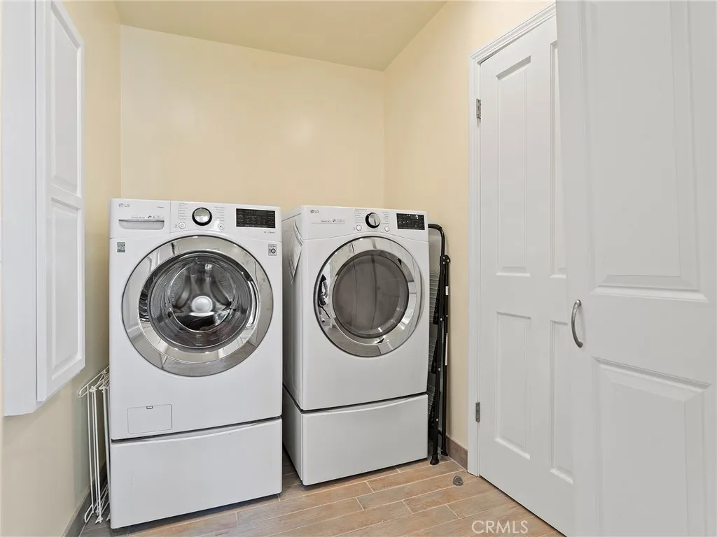 Additional image 112 of 1012 N Sunset Canyon Drive, Burbank, CA 91504