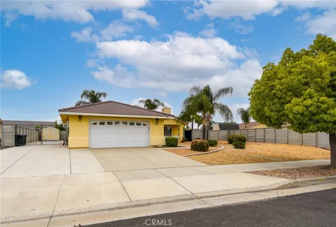 1220 Auburn Street, Hemet, CA MLS: SW25094594