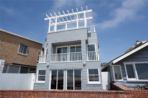2014 The Strand, Hermosa Beach, CA MLS: SB25009726