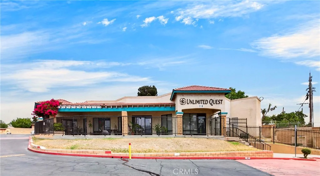 118 E Foothill Blvd, Rialto, CA 92376 photo 4
