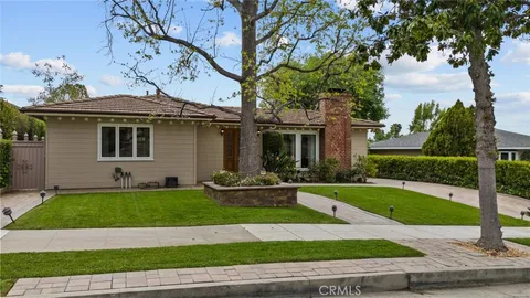924 Crestview Drive, Pasadena, CA MLS: SR25070895