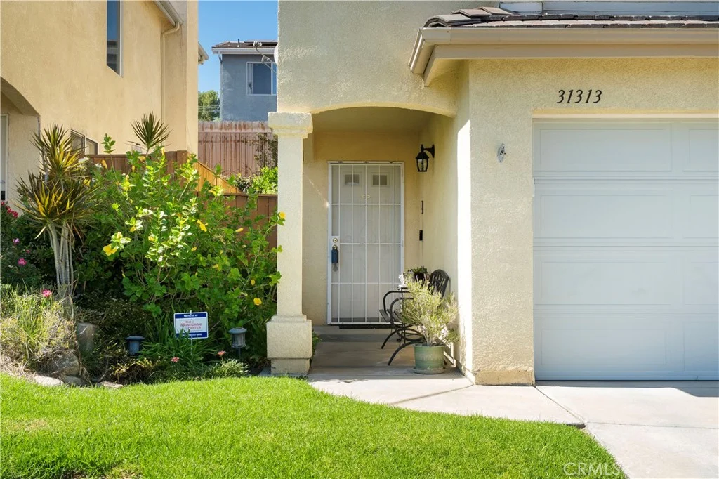31313 Castaic Oaks Ln, Castaic, CA 91384