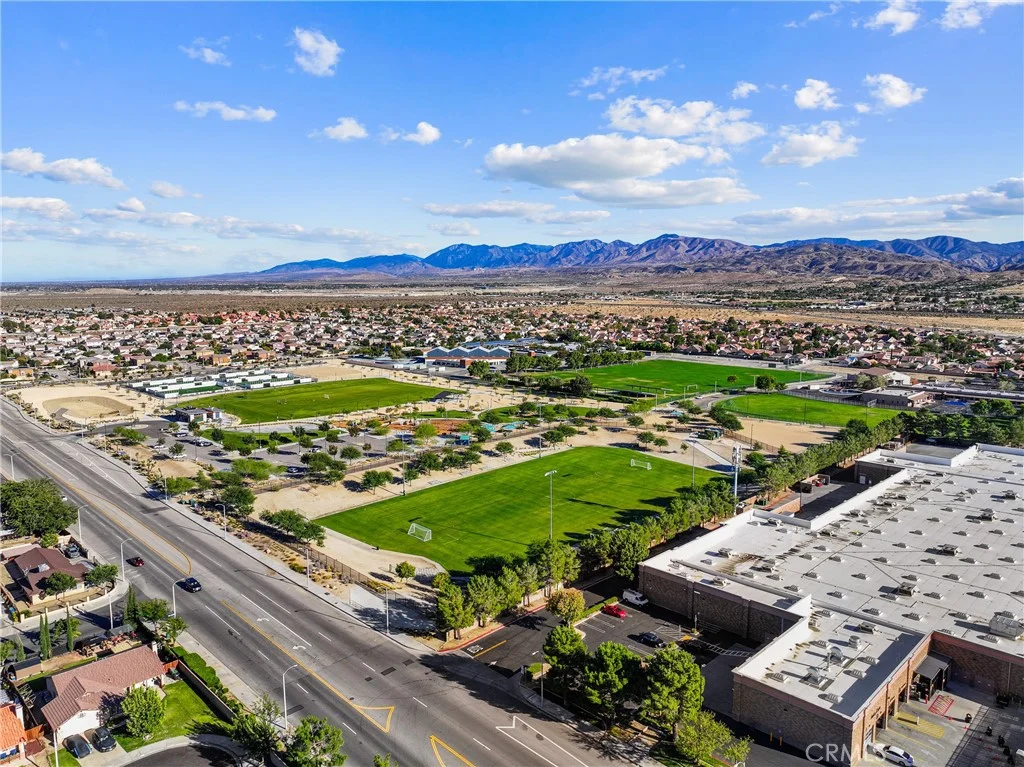37270 Carousel Cir, Palmdale, CA 93552