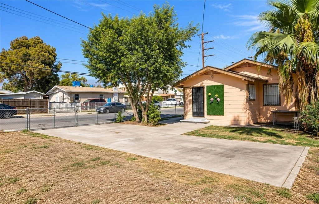 1298 Acacia Ave, San Bernardino, CA 92405