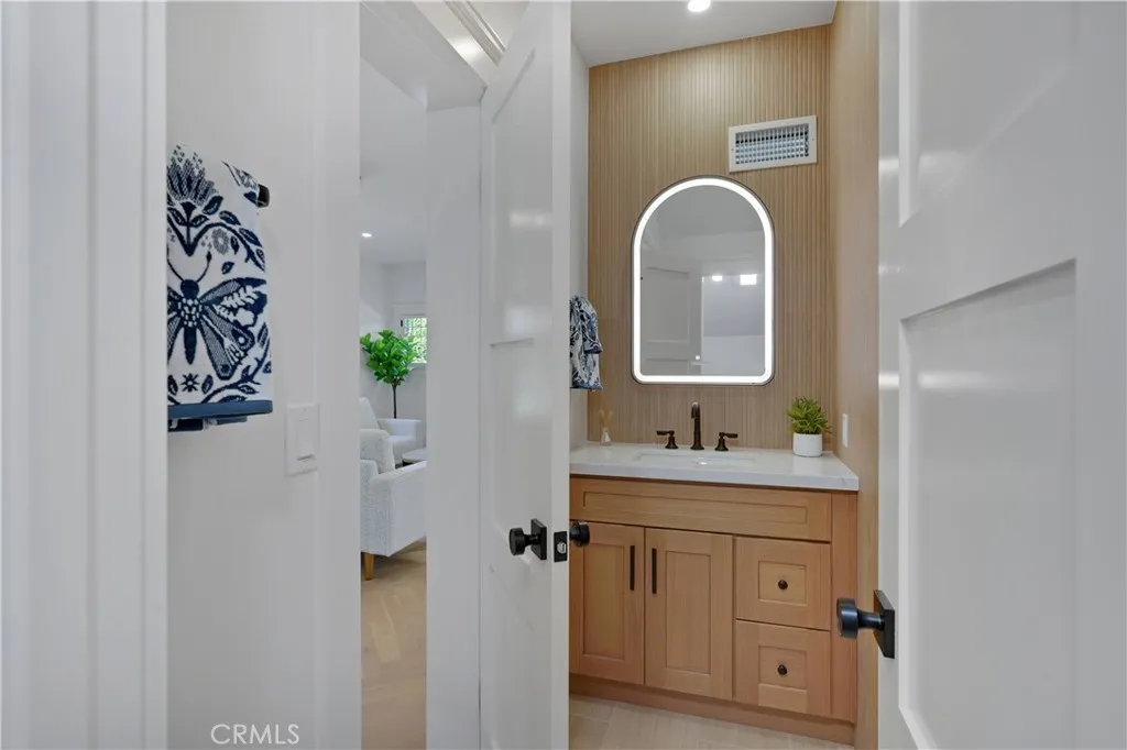 Additional image 8 of 1800 S Oxford Ave, Los Angeles, CA 90006