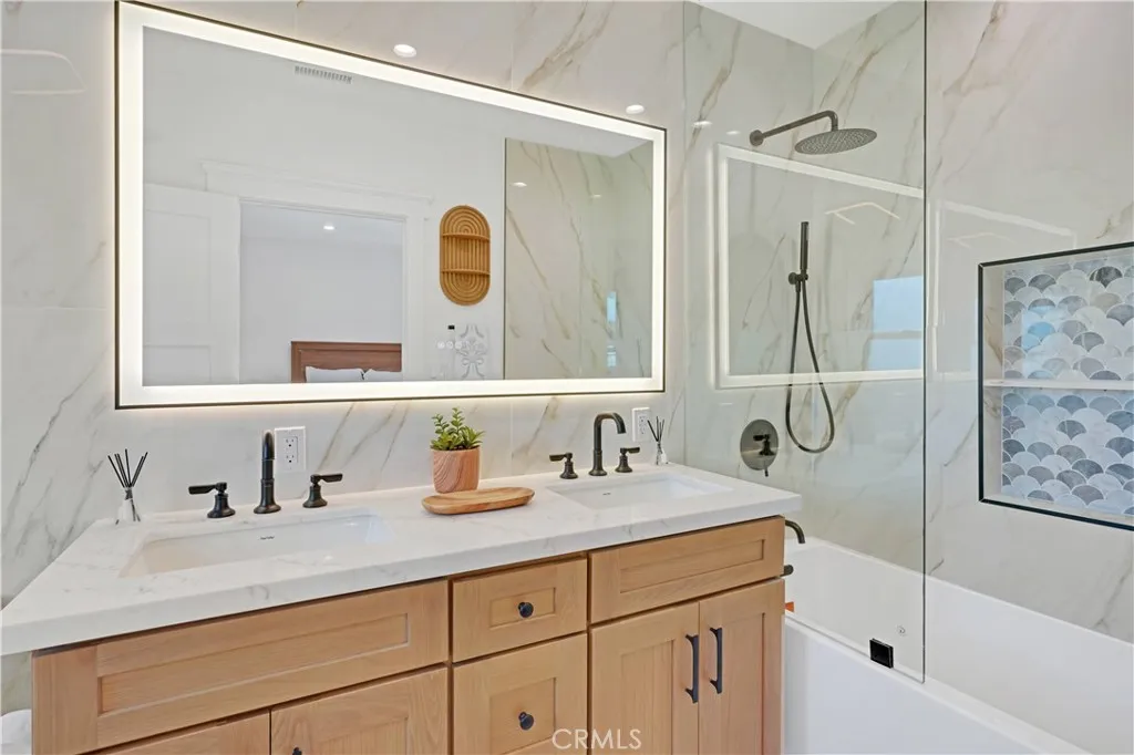 Additional image 50 of 1800 S Oxford Ave, Los Angeles, CA 90006