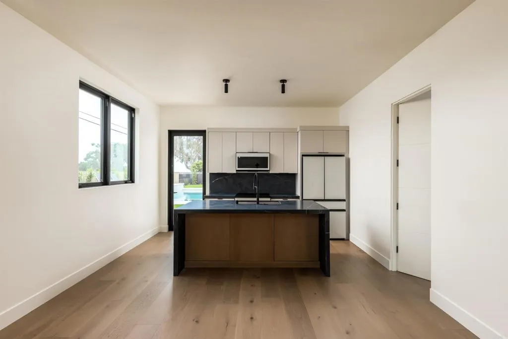 Additional image 72 of 601 N Cedros Avenue, Solana Beach, CA 92075