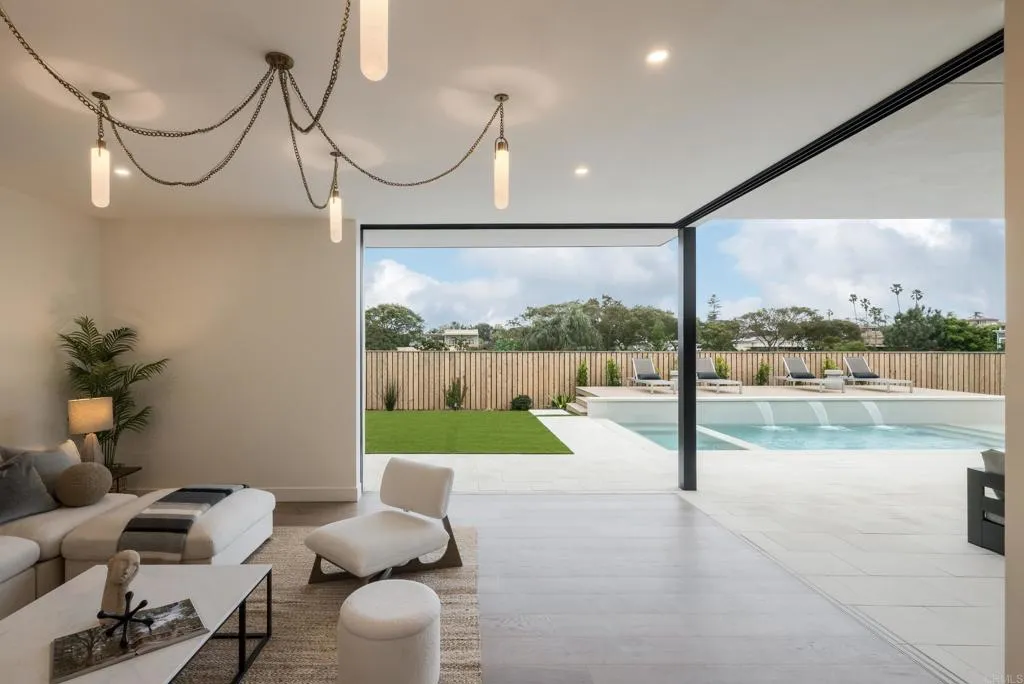 Additional image 53 of 601 N Cedros Avenue, Solana Beach, CA 92075