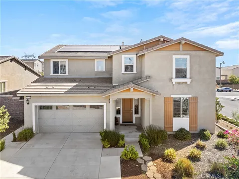 5573 Royal Oaks Way, Fontana, CA MLS: IV25083890