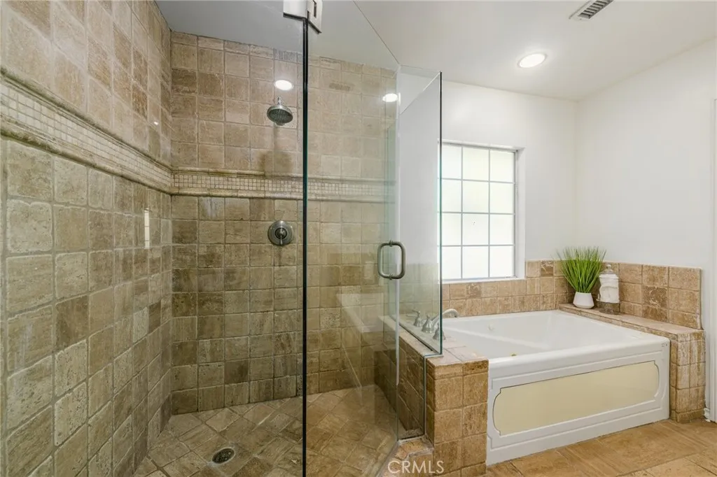 Additional image 17 of 17256 Lemay St, Lake Balboa, CA 91406