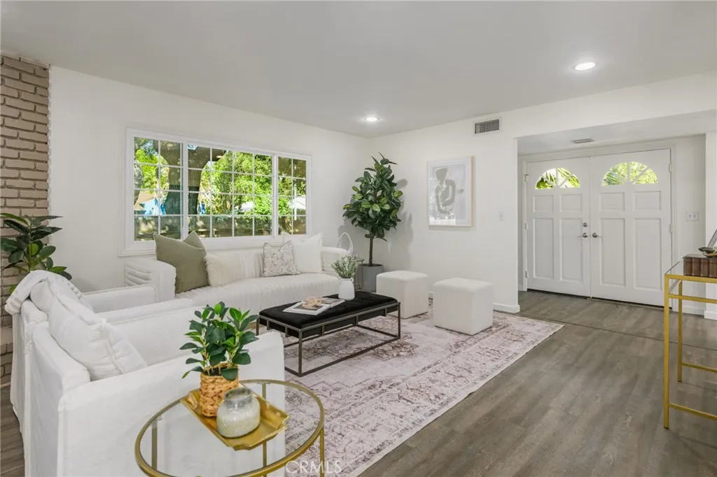 Additional image 39 of 17256 Lemay St, Lake Balboa, CA 91406