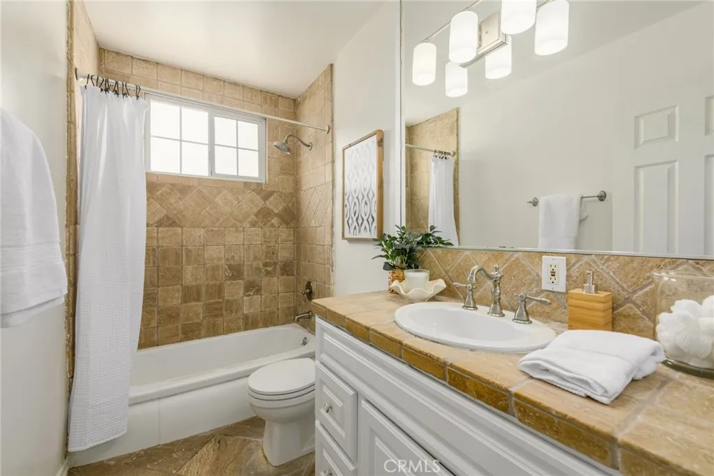 Additional image 22 of 17256 Lemay St, Lake Balboa, CA 91406