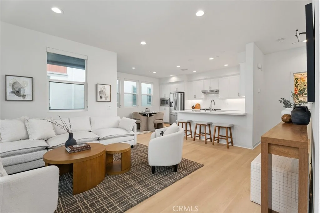 130 Tenor, Irvine, CA 92618 photo 4
