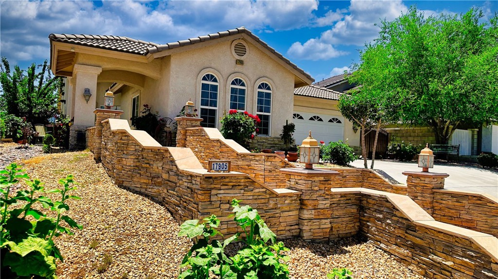 17905 Cumberland Way, Victorville, CA 92395 - MLS#: HD23092112