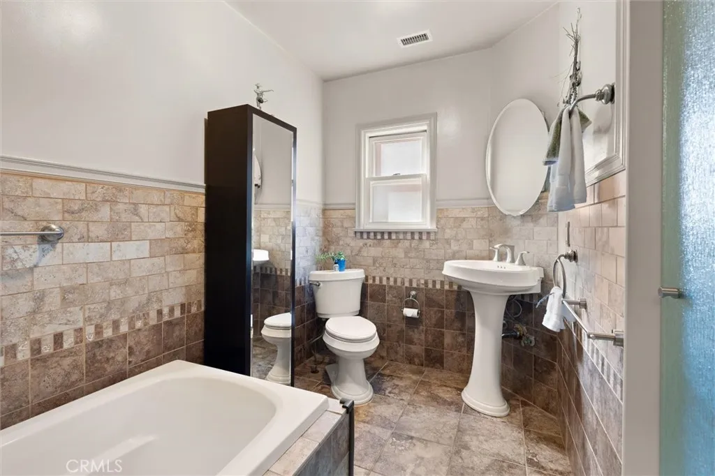 Additional image 77 of 3903 W 59th Place, Los Angeles, CA 90043