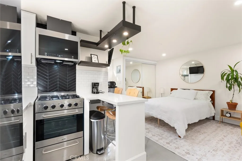 Additional image 42 of 3903 W 59th Place, Los Angeles, CA 90043