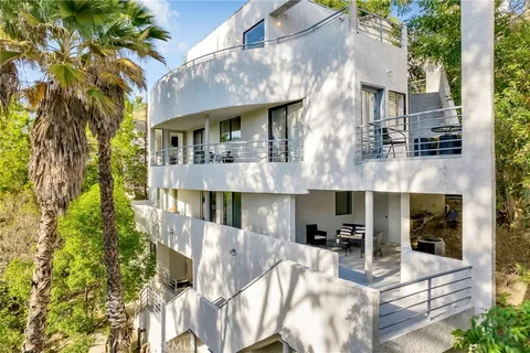 4939 Medina Drive, Woodland Hills, CA 91364 - MLS#: SR24241076