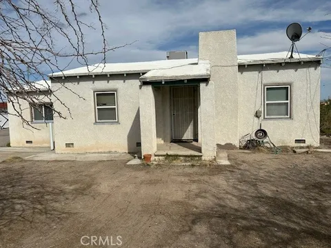 327 Fairmont Avenue, Needles, CA MLS: HD25070310