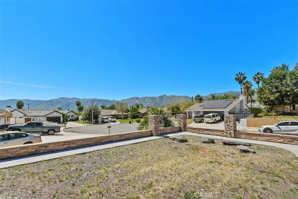 233 Southshore Dr, Lake Elsinore, CA 92530