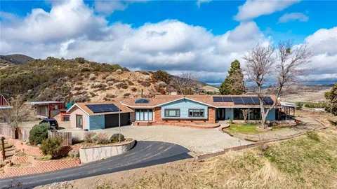 40005 92nd Street W, Leona Valley, CA MLS: SR25040405