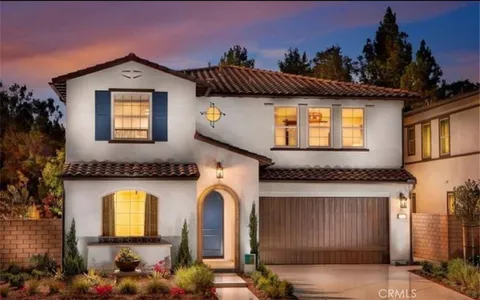 2020 Picasso, Santa Ana, CA MLS: OC25078201