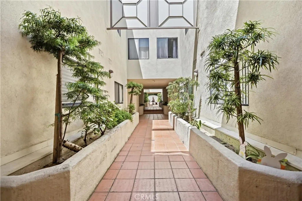 Additional image 34 of 265 W California Blvd Unit 10, Pasadena, CA 91105