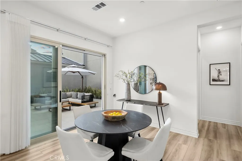 Additional image 81 of 120 Frame, Irvine, CA 92618