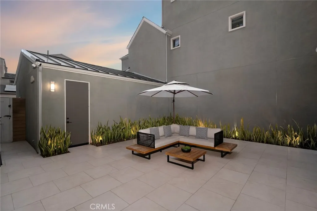 Additional image 115 of 120 Frame, Irvine, CA 92618