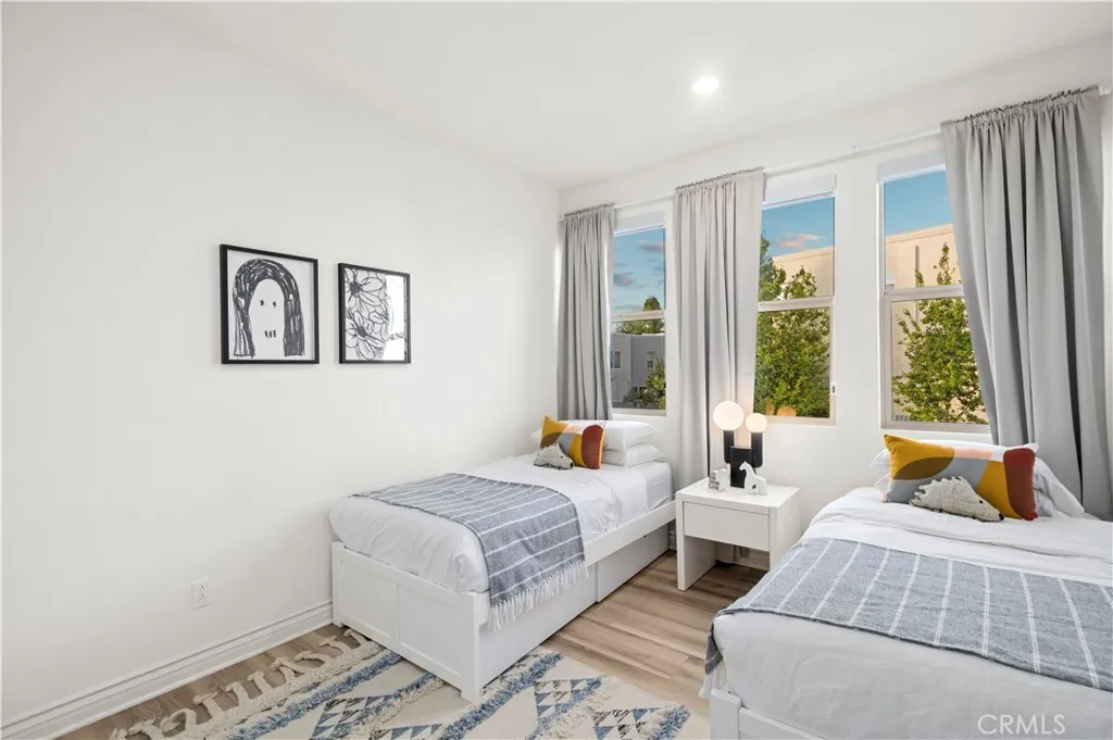 Additional image 97 of 120 Frame, Irvine, CA 92618