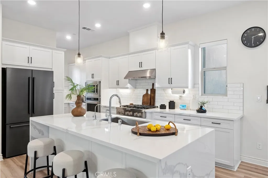 Additional image 77 of 120 Frame, Irvine, CA 92618