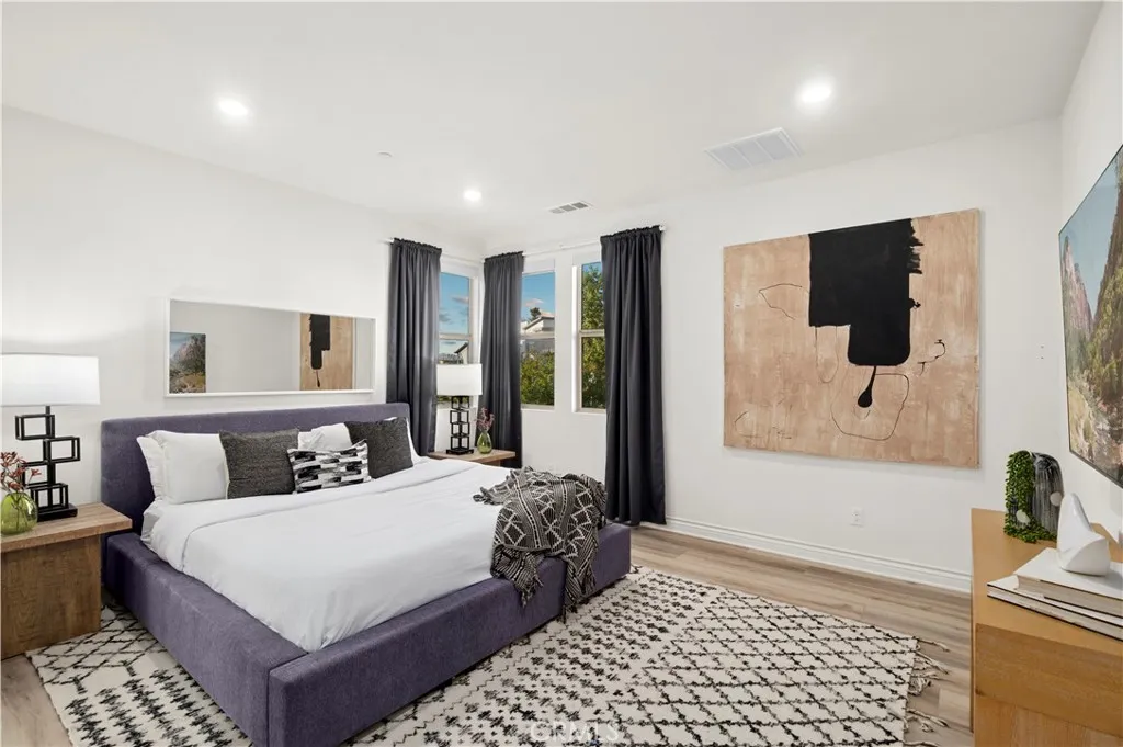 Additional image 17 of 120 Frame, Irvine, CA 92618