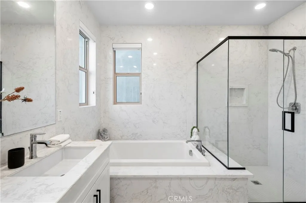 Additional image 93 of 120 Frame, Irvine, CA 92618