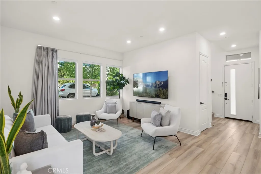 Additional image 89 of 120 Frame, Irvine, CA 92618
