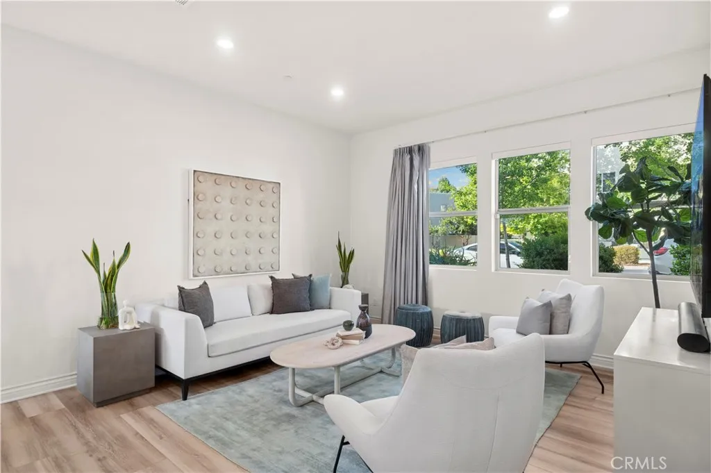 Additional image 88 of 120 Frame, Irvine, CA 92618