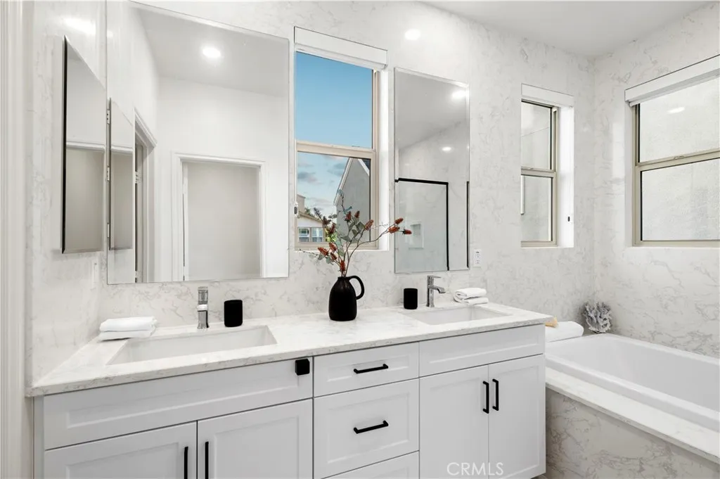 Additional image 94 of 120 Frame, Irvine, CA 92618