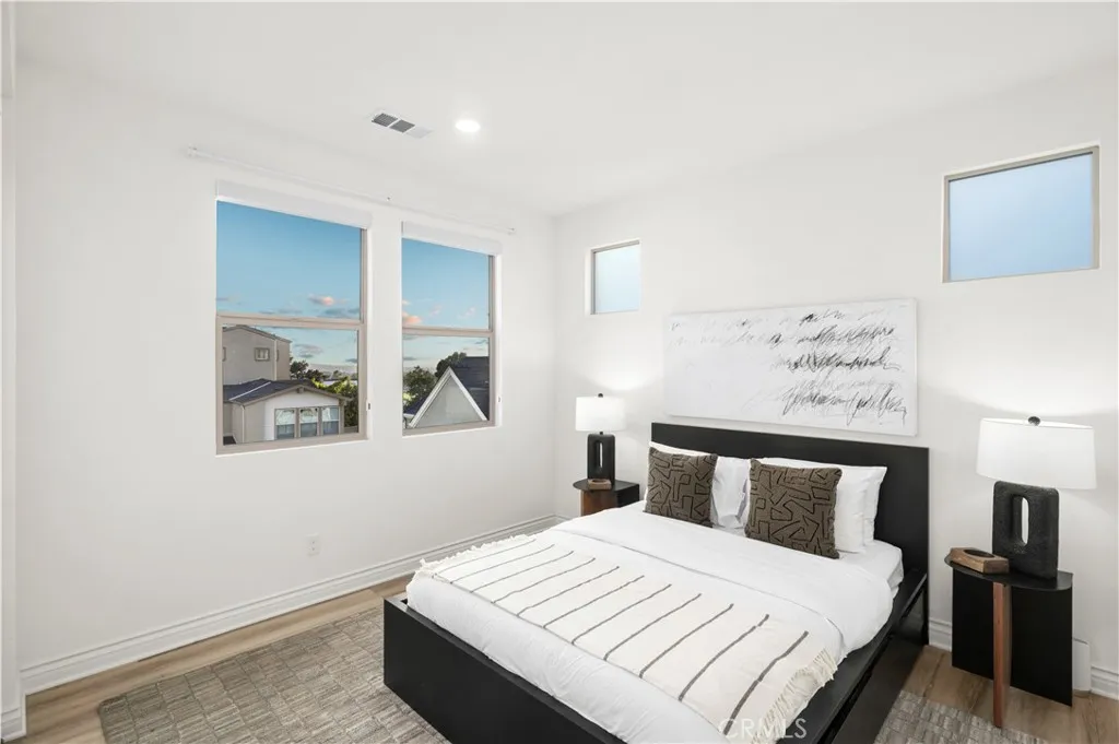 Additional image 31 of 120 Frame, Irvine, CA 92618