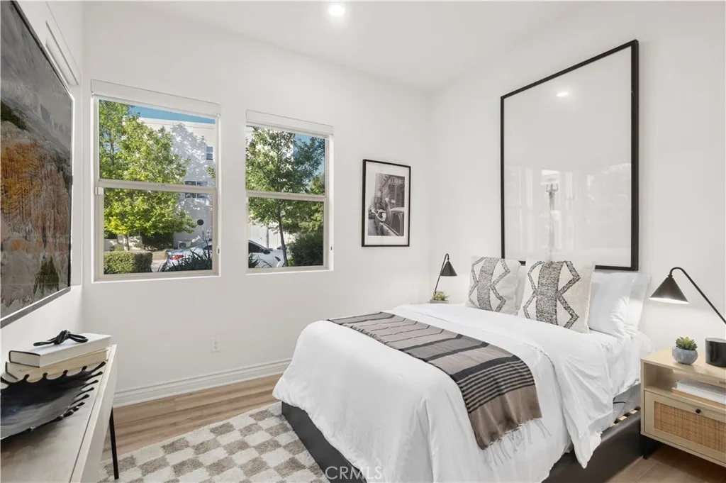 Additional image 107 of 120 Frame, Irvine, CA 92618