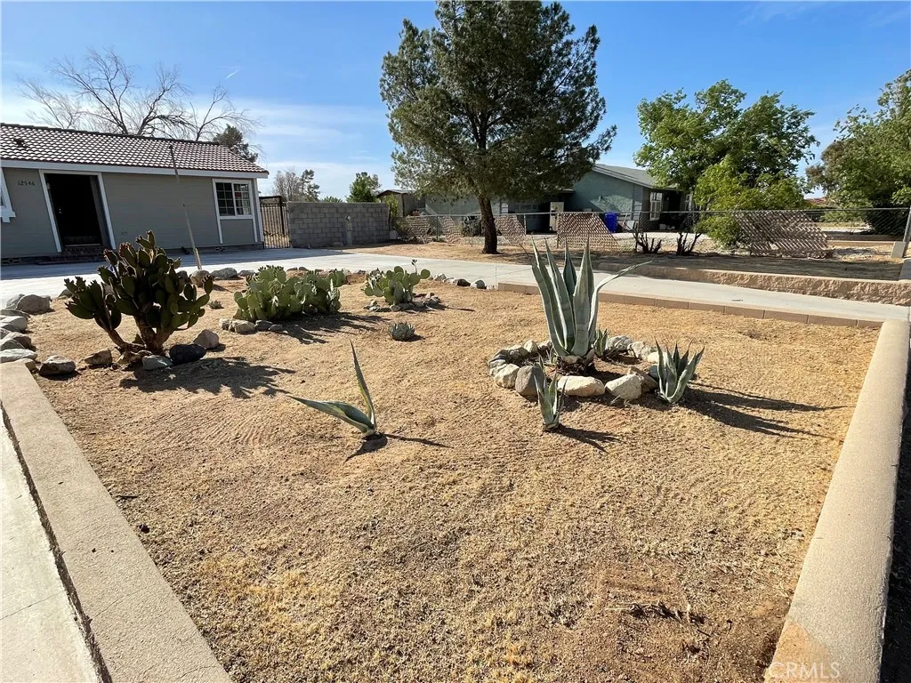 Additional image 52 of 12546 Navajo Rd, Apple Valley, CA 92308