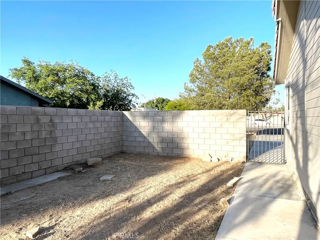 Additional image 42 of 12546 Navajo Rd, Apple Valley, CA 92308