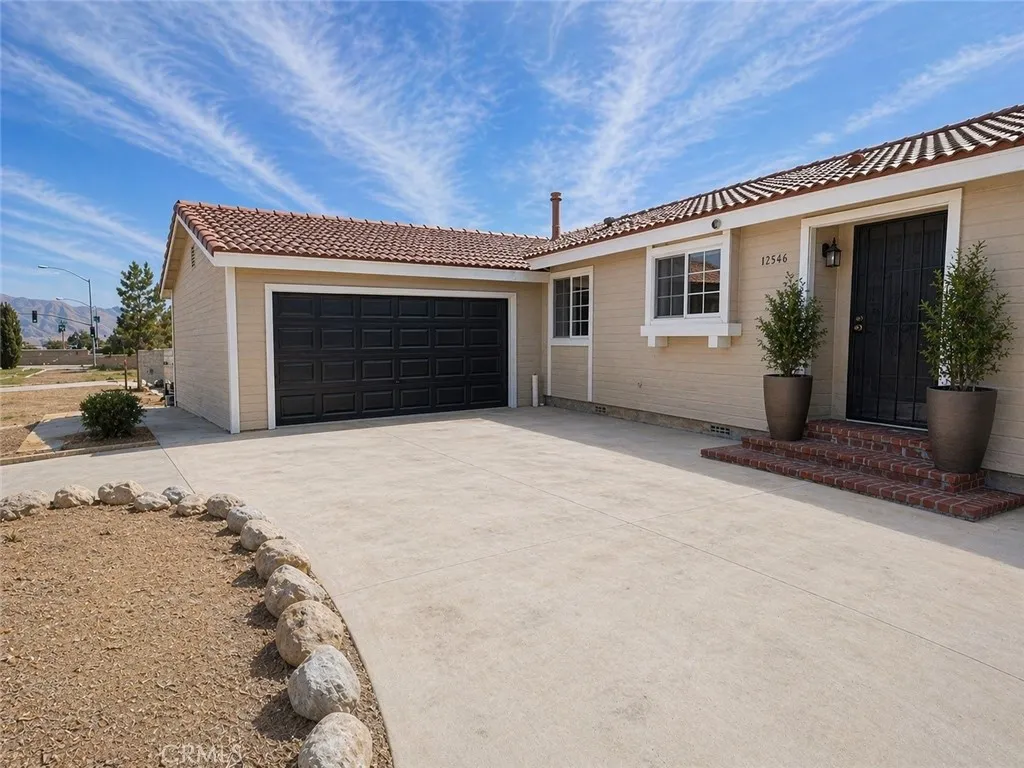 Additional image 47 of 12546 Navajo Rd, Apple Valley, CA 92308