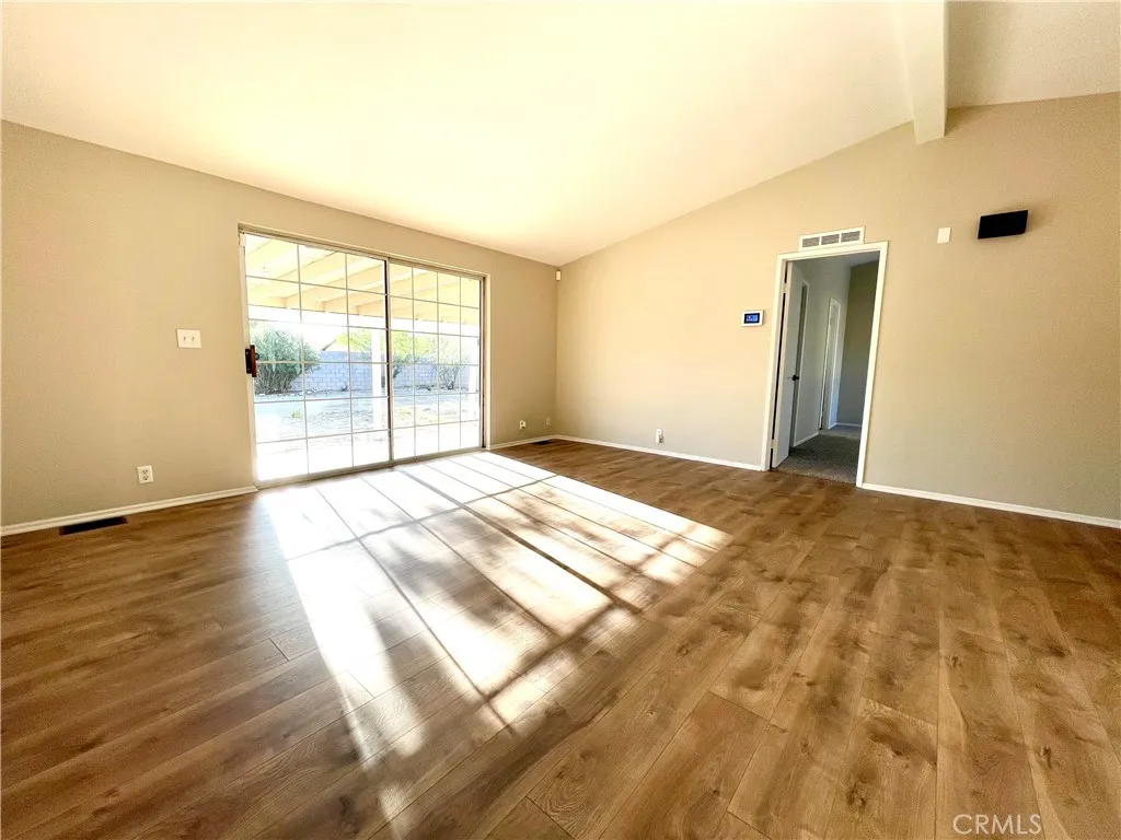 Additional image 4 of 12546 Navajo Rd, Apple Valley, CA 92308
