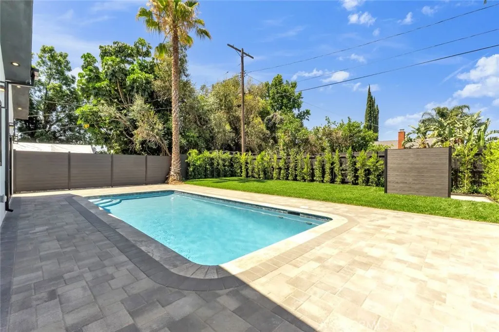 Additional image 105 of 7115 Matilija Avenue, Van Nuys, CA 91405