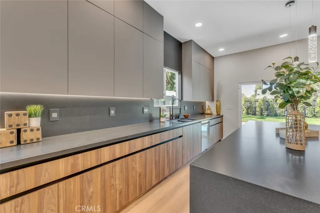 Additional image 79 of 7115 Matilija Avenue, Van Nuys, CA 91405