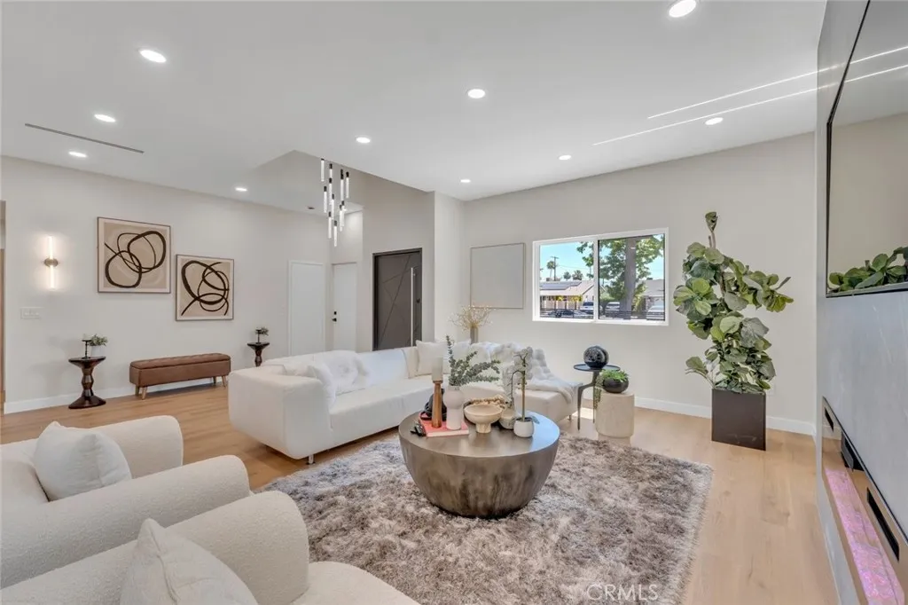 Additional image 70 of 7115 Matilija Avenue, Van Nuys, CA 91405