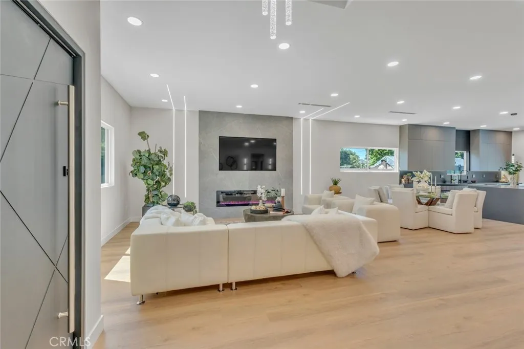 Additional image 66 of 7115 Matilija Avenue, Van Nuys, CA 91405