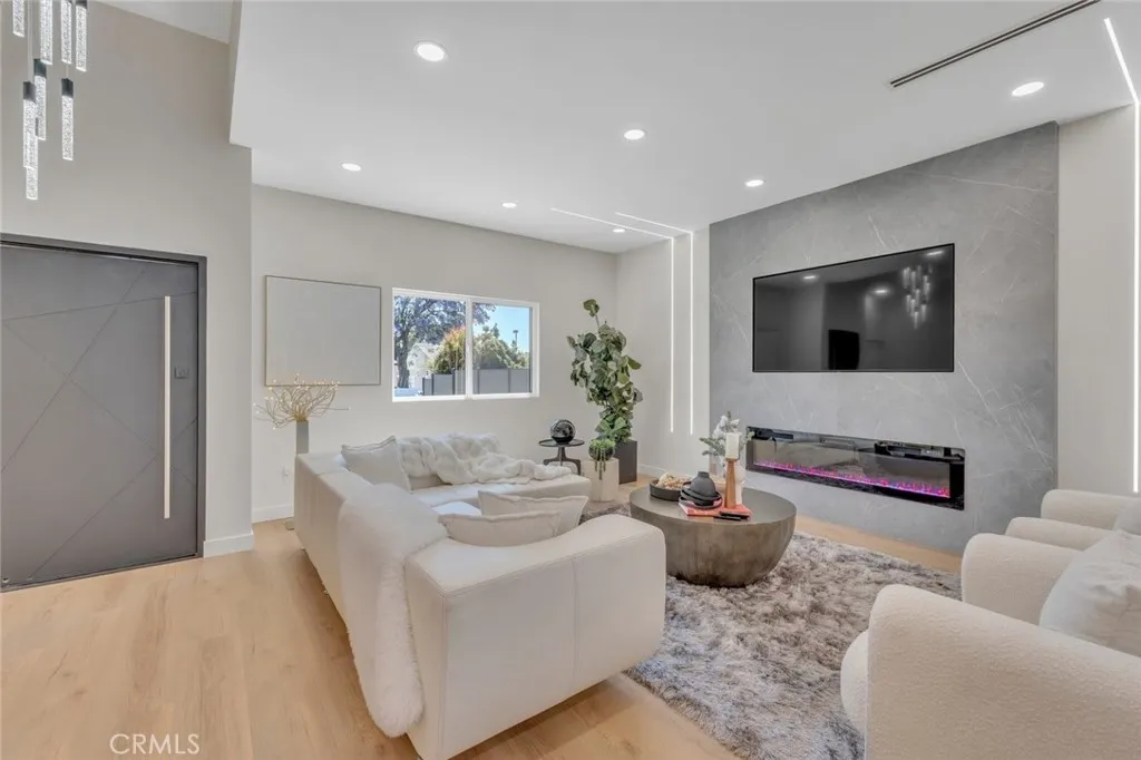 Additional image 69 of 7115 Matilija Avenue, Van Nuys, CA 91405