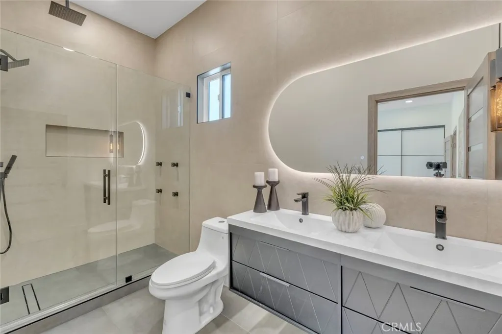Additional image 95 of 7115 Matilija Avenue, Van Nuys, CA 91405