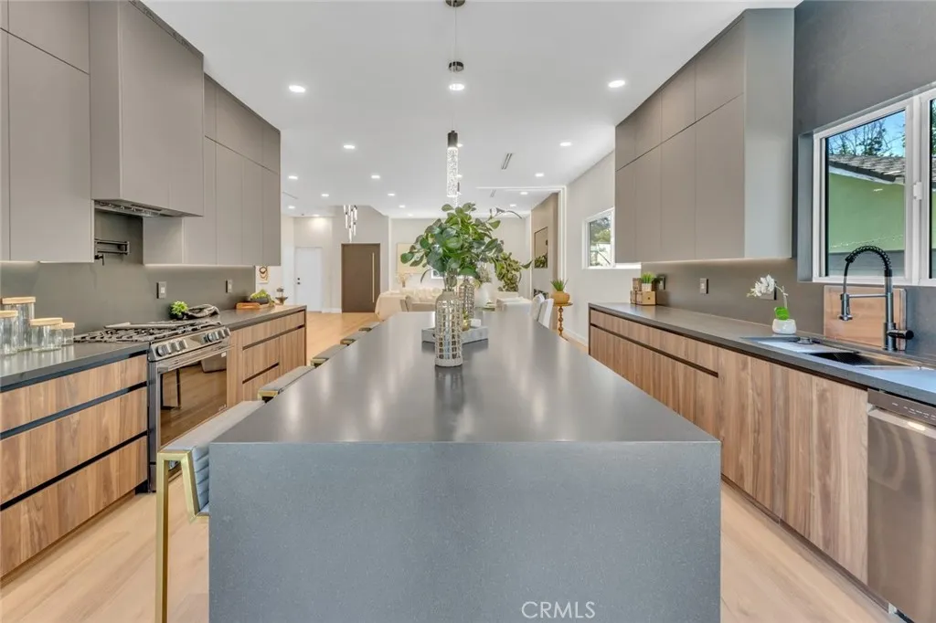 Additional image 28 of 7115 Matilija Avenue, Van Nuys, CA 91405
